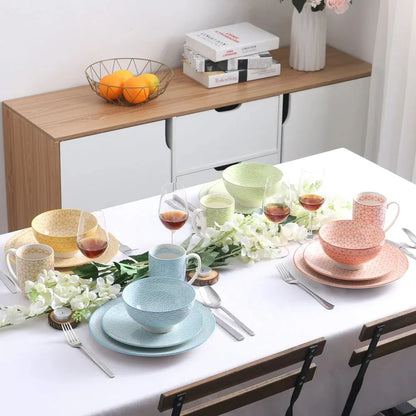 16 Piece Porcelain Dinnerware Set